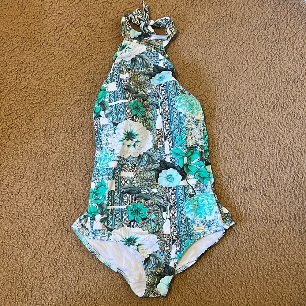 Sun seeker one piece swimsuit size 6